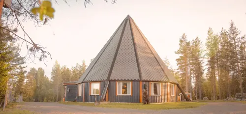 Långforsen Glamping & Lapland Experience Hotels in Sangis