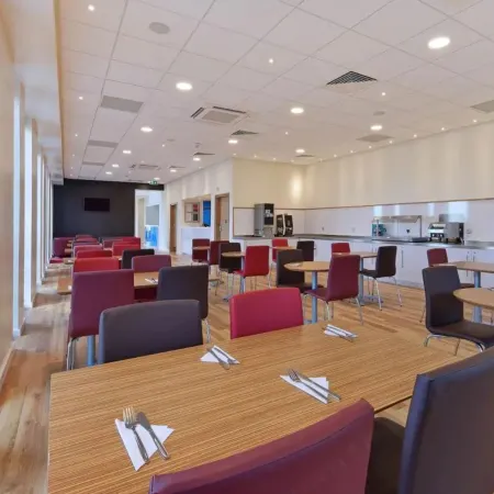 Travelodge Rochester Отели рядом с достопримечательностью «Стадион «Пристфилд»»