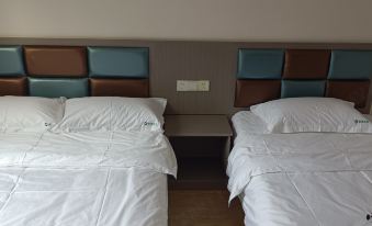 Jiangyou Bear Home Leisure Hotel