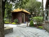 Floral Hotel·Dujiangyan Irrigation Project Puruna parent-child holiday Hotel