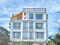 Yunxiao Beach Homestay (Weizhou Island Dishui Danxuan Branch) Hotels near Crocodile mountain Scenic Area