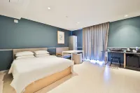 Brown dot Hotel Samsan