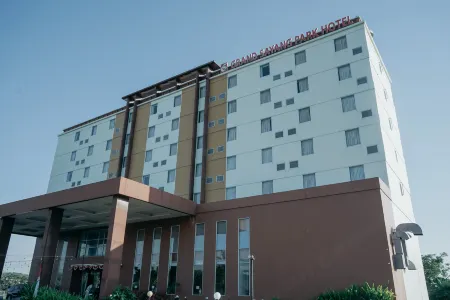 Liberta Hotel Grand Sayang Makassar Отели в г. Tamalate