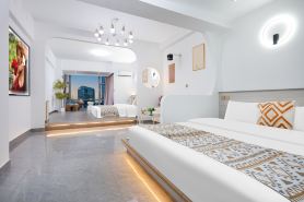 Yijia B&B (Wuyi Square IFS International Financial Center)