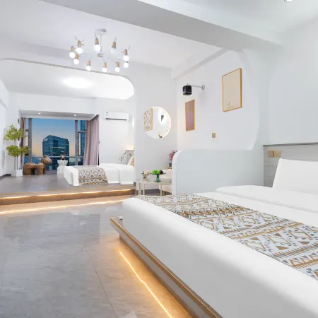 Yijia B&B (Wuyi Square IFS International Financial Center)