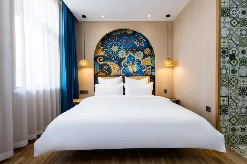 Shazhiyuan Light Luxury Homestay (Kumtag Desert Scenic Area)
