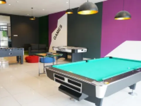 The Icon @ Conezion Golf View Netflix at IOI City Mall โรงแรมในเซอร์ดัง