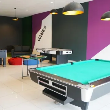 Icon2 Condo in IOI City Mall Putrajaya, Pool View Отели в г. Серданг