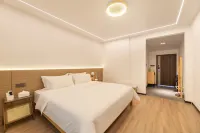 Hidden Retreat Inn - Qiaogang Coastal Street, Beihai Hotels near Qiaogang Fengqing Street