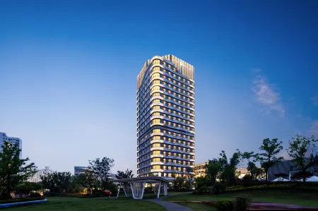 Atour S hotel, Shanghai Wanyuan Road Отели рядом с достопримечательностью «Nanfang Xiuxian Guangchang Taiwan Fengqing Street»