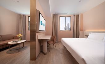 HanTing Hotel (Guiyang Fountain Pool Subway Station)