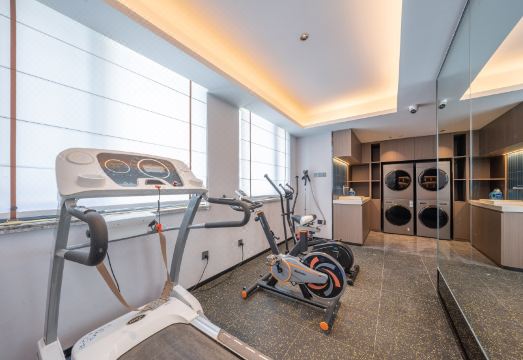 World Hotel (Jinan Fengming Road Baoshan Subway Station Branch) Hotel Overview