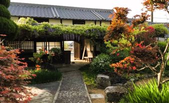 Tetsu-juro (former Ogunis residence) ,  Himeji Castles back parlor-like"400-year-old inn"