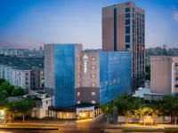 Atour Hotel Shanghai  Jing'an IMIX Park Hotels near Daning Lingshi Park