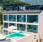 Zhoushan lvyun Bay Beach sunrise swimming pool holiday hostel
