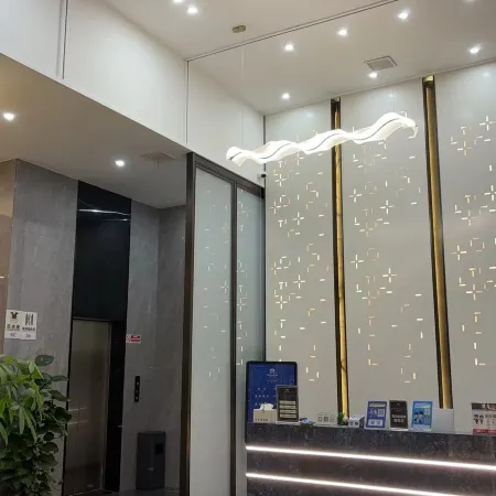 Shicheng Hillman Hotel (Bus Station Branch)