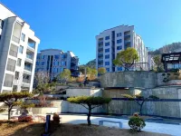 Youjian Homestay (Laojun Mountain)