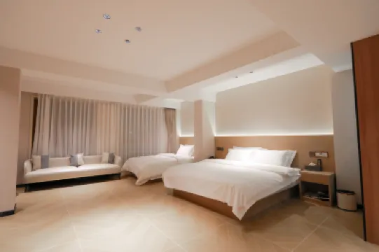 Harbin Hexi Business Hotel (Unit 731 Museum Railway Vocational Technical College) Hotels in Unit 731 Museum/Xinjiang Street