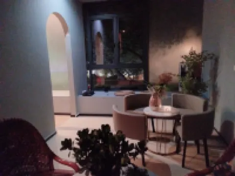 Aubrey   Youth Hostel（guanqian and pingjiang street）