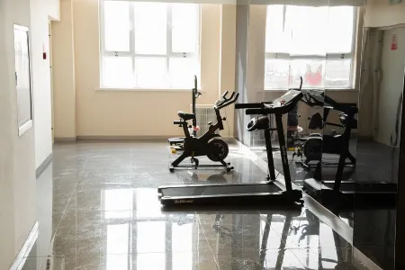 Yueke Holiday Hotel (Kuitun  Station ) Отели в г. Куйтун