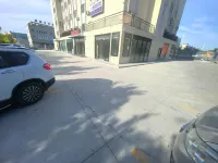 Yunhan Hotel，HuyangheCity - parking