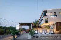 Floral Hotel·Qinglong Township, Longge Village, Hongcun Group, Qinglong Dispatch 150 meters