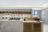 Vienna International Hotel（Dushanzi，at the Starting Point of Duku Highway，in the Gourmet Street）） - sarapan