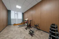 Moshang Light Luxury City View Tea Hotel (Xinyang Railway Station) - Gym