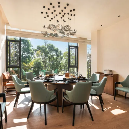 GULUXURY HOTEL