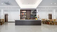 Zhiying · Stream Trekking Family Vacation Apartment