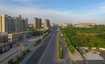 Vienna Hotel (Henan Xuchang Yanling Huadu Avenue store)