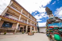 Lotus Folk Camp Shangri-La Store 숭잔린쓰/송찬림사 관광단지 호텔