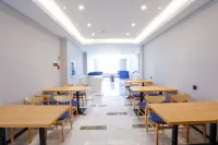 Starway Hotel (Hinggan League Government, Ulanhot) - พร้อมอาหารเช้า