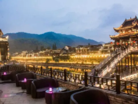 Muse Light Luxury River View Hostel Hotels in Fenghuang