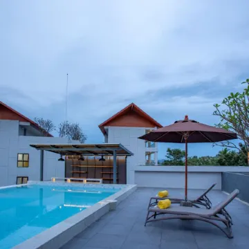 Palmyrah Surin Beach Residence Отели рядом с достопримечательностью «Пляж Лаем-Синг»