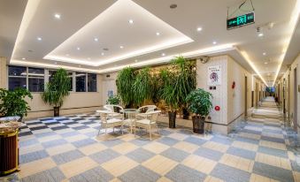 Leman Hotel (Qujing Ashima Branch)