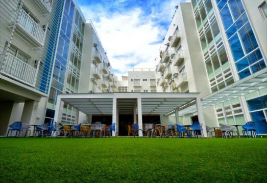 4. 아잘리아 호텔 ..