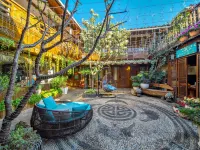 Lijiang pure sunshine · panoramic view of the ancient city and snow mountain Hotels near Square Street