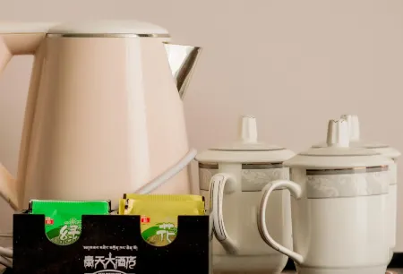 Skyline Hotel Отели рядом с достопримечательностью «Banghe and Sela»