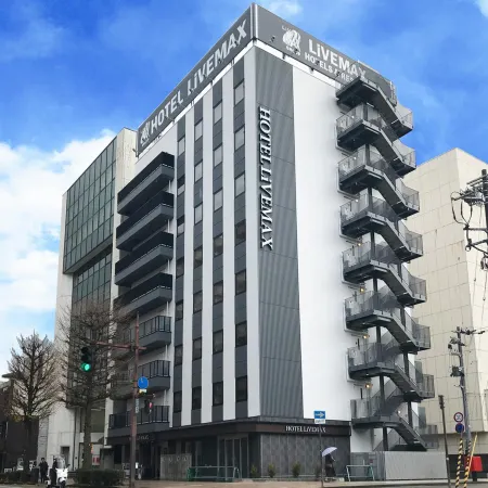HOTEL LiVEMAX Toyama Отели рядом с достопримечательностью «Железнодорожный вокзал Тоямы»