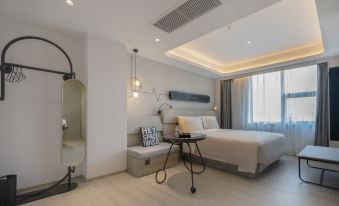 Nanjing Confucius Temple Zhonghua Gate Metro Station Light Residence Hotel