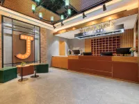 James Joyce Coffetel (Beijing Guomao) Hotels near Beijing TV Center