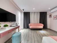 上海迪堡王国酒店 - 粉红青春主题大床房