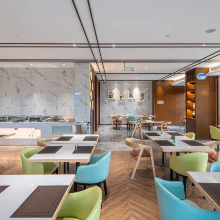 Jinjiang Metropolo Hotel (Xuzhou East High-Speed Railway Station Jinlong Lake Subway Station)