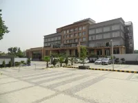 The Grand Arc Hotel and Convention Centre Shahjahanpur otelleri