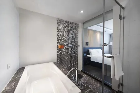 Orange Hotel (Shanghai Caobao Road Sun Moon Light Center)