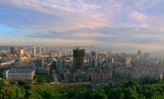 Li Lei's Homestay Hotel (Guang'an Siyuan Square Branch)