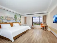 Vienna Hotel (Lingao Store)