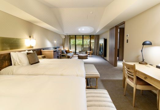 후후 나라 정원 및 온천