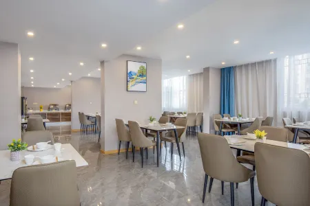 Vienna Classic Hotel (Huishui Huanledao)